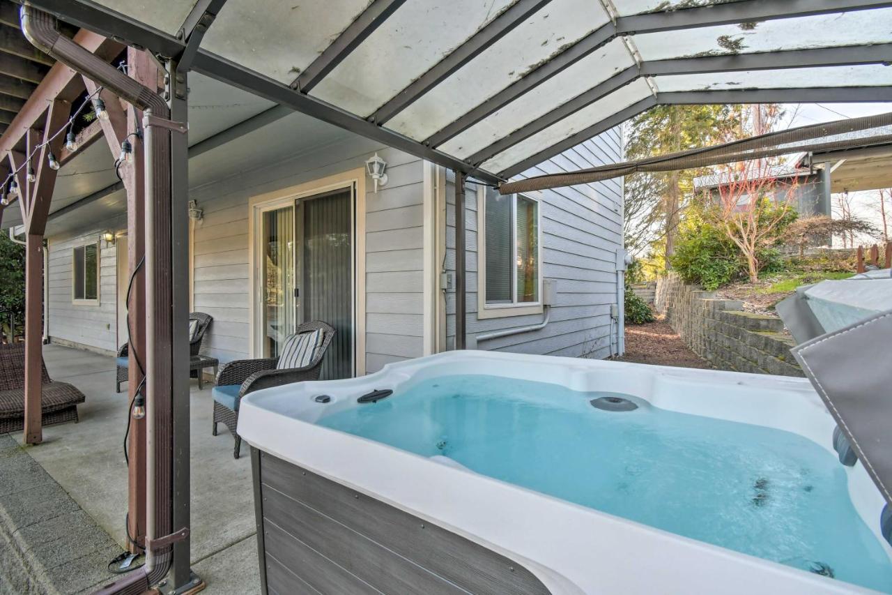 The Peacock House - Waterfront Home With Hot Tub! 올림피아 외부 사진